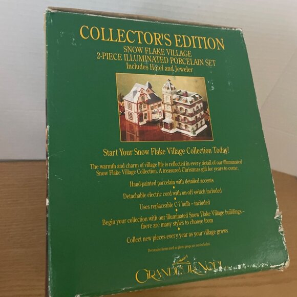 Grandeur Noel Snow Flake Village Hotel and Jeweler Christmas Hand Painted 1994 - Picture 11 of 14